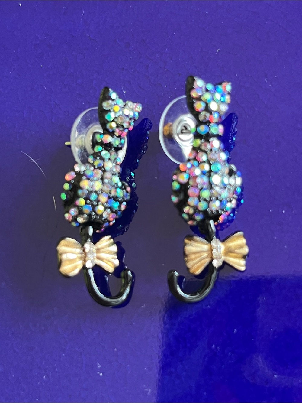 Betsy Johnson Pavey, Black Cat drop earrings – moving tail – EUC